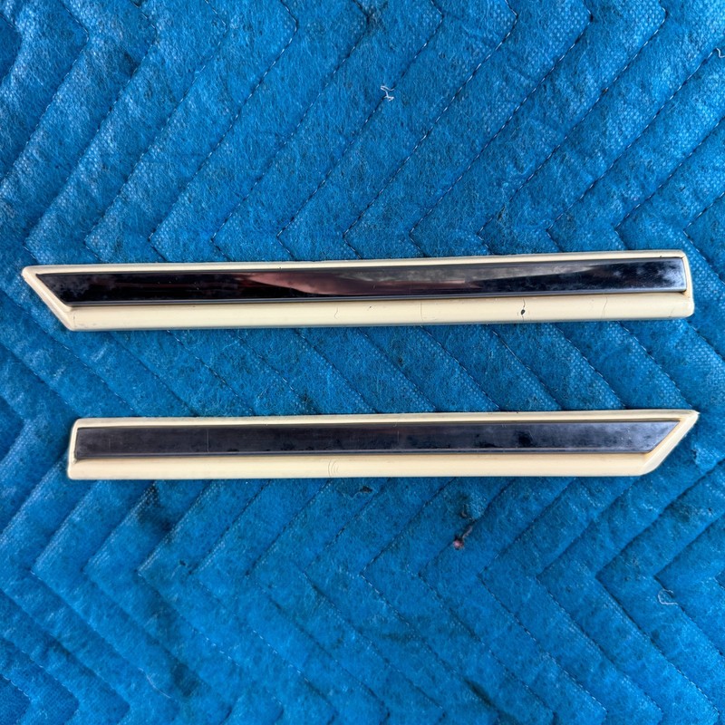 1989–1991 CHRYSLER TC MASERATI 46K Body Side Door Molding Trim Set OEM