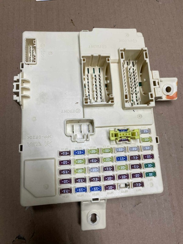 2013 Hyundai Sonata Fuse Box Junction OEM 919503S061 Module 816-8B1