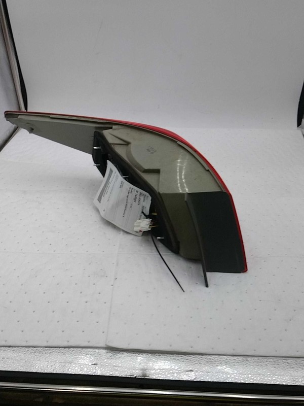 2012 Hyundai Sonata Right Blue Tail Light Assembly OEM 104913 - 55K Mileage