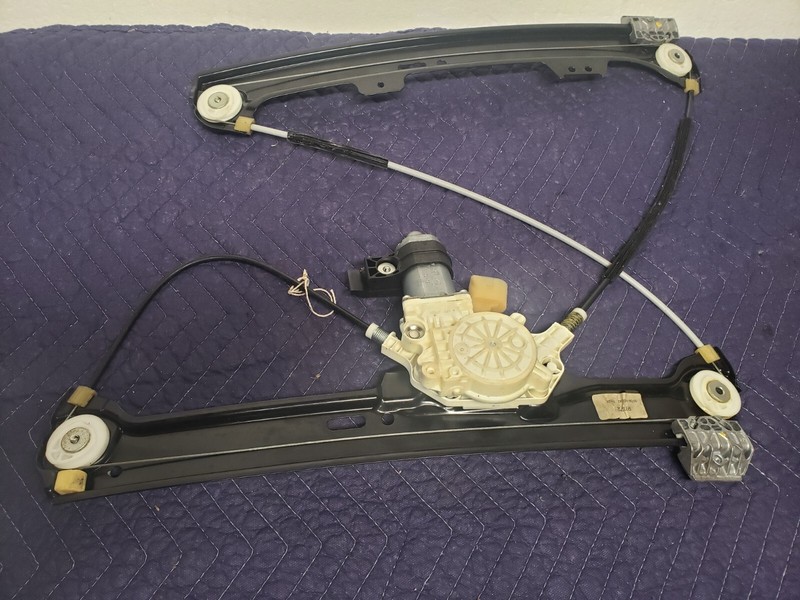 BMW E60 530i 525i 545i 535i 550i M5 528i 04-10 Window Regulator Right Front OEM
