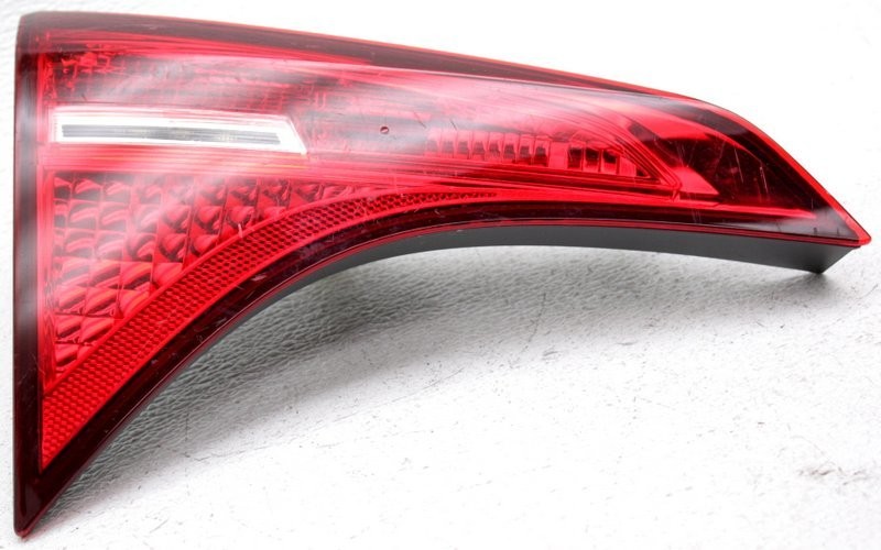 OEM Toyota Corolla Sedan Left Driver Side Tail Lamp Lens Corner Chip 81590-02A60