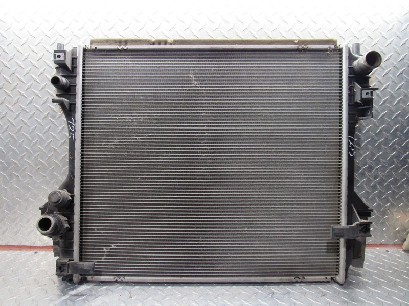 13-15 JAGUAR XF MAIN ENGINE RADIATOR COOLING OEM2.0L