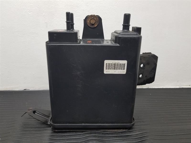 04-16 GMC Yukon Fuel Vapor Canister OEM 22963841