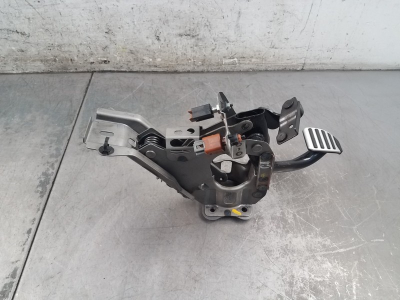 2015 Nissan 370Z Nismo Brake Pedal Assembly #0785 K3