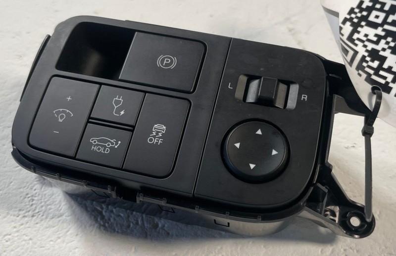 2023-2025 HYUNDAI IONIQ 6 DASH DASHBOARD LEFT SIDE CONTROL SWITCH BLOCK # 110512