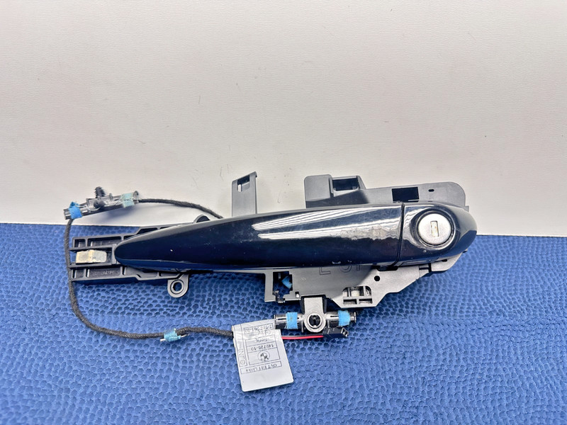 8–14 BMW E82 Coupe 128i 135i Left Driver Door Handle Carrier Comfort + Light OEM