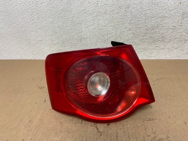 2005-2007 Volkswagen Jetta Sedan Left Driver Side Tail Light Oem AE6160 LK