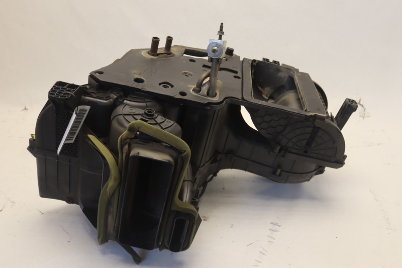 2008-2017 FREIGHTLINER CASCADIA 125 A/C HVAC HEATER BLOWER FAN HOUSING OEM