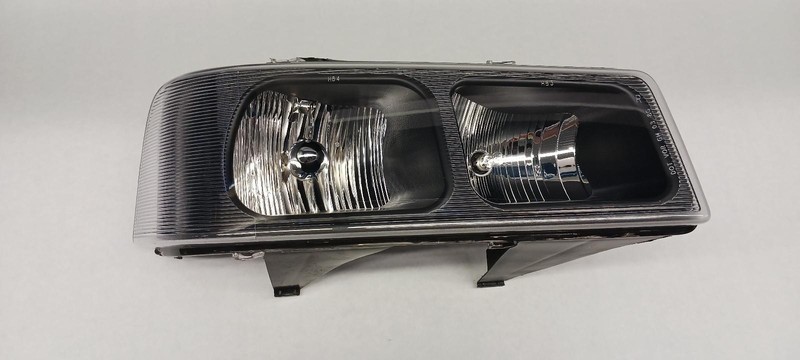 03-'24 CHEVROLET EXPRESS 3500 VAN Right passenger headlight OEM Grade B