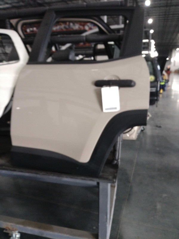 2015 Jeep Renegade Left Door Tan Good Condition 4DR SUV No Rust OEM 295404