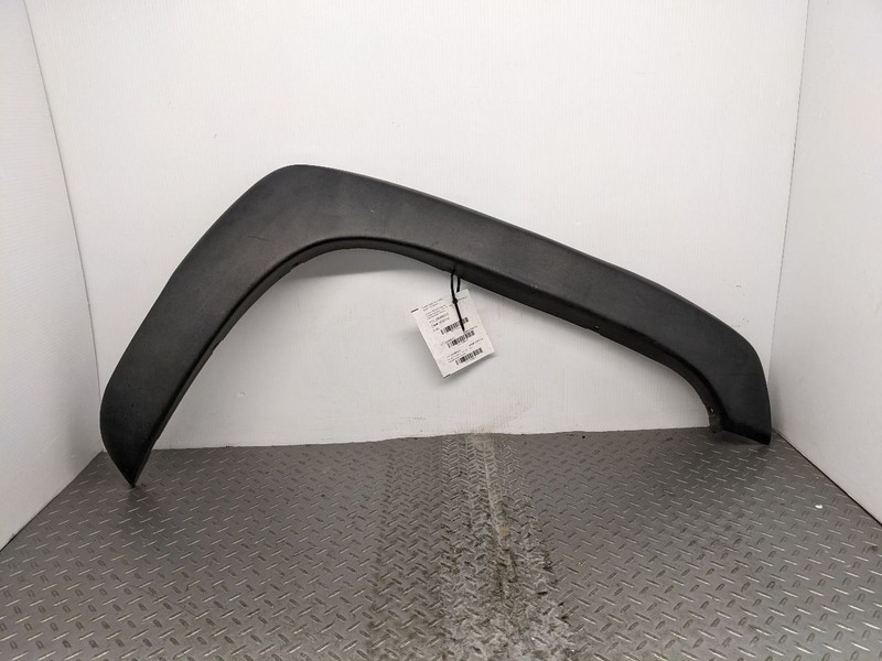 2003 - 2006 GM SILVERADO SIERRA Front RH Passenger Fender Flare OEM 1182513