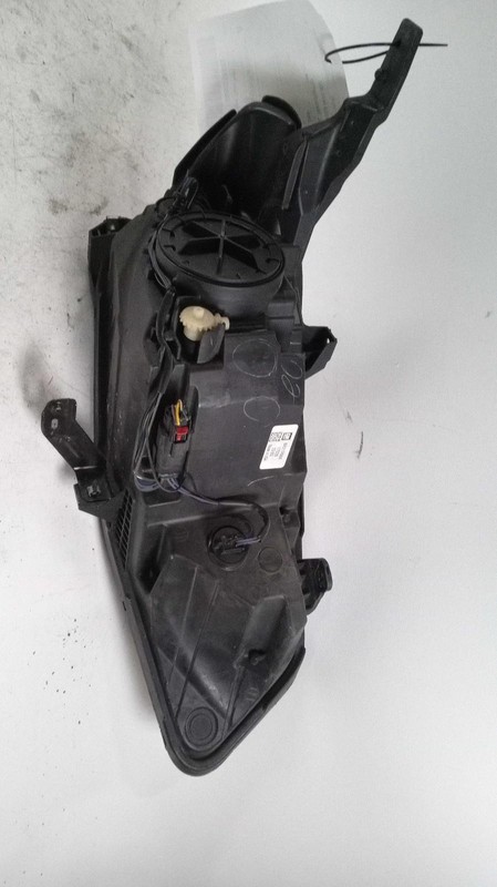 2018 Chevrolet Malibu Left Headlight Assembly Grey OEM Used Minor Scrapes