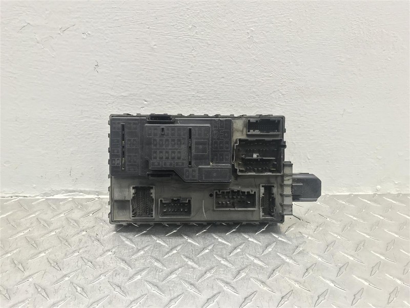 2007-2014 LINCOLN NAVIGATOR CABIN FUSE JUNCTION BLOCK BOX OEM 9L1T-15604-AB