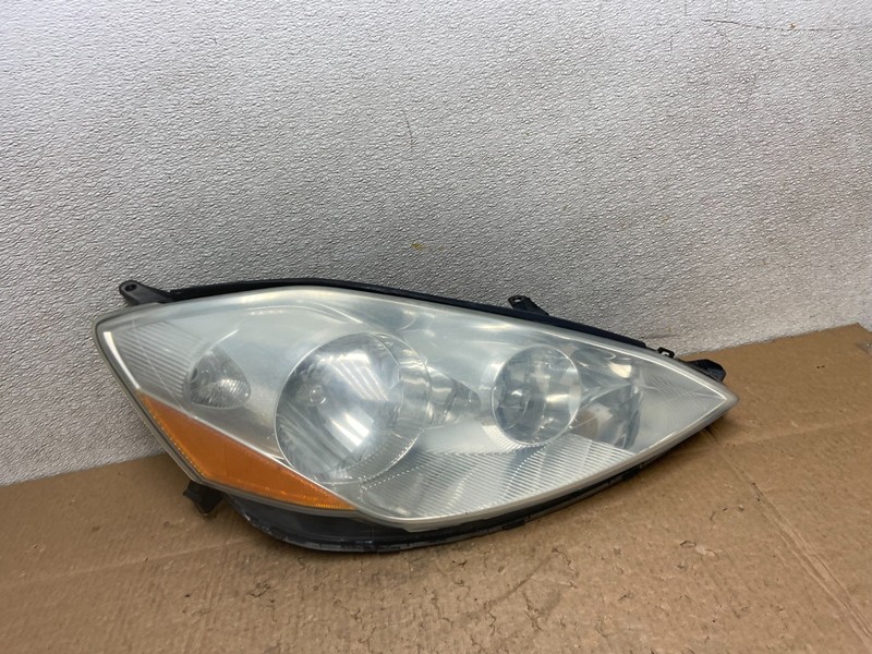 2006 to 2010 Toyota Sienna Right Passenger Rh Side Headlight Halogen Z0861 DW
