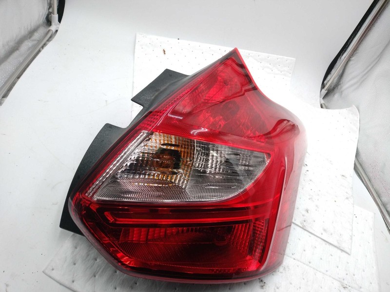 2012 Ford Focus Right Tail Light Assembly Silver OEM 379984 - Scratches