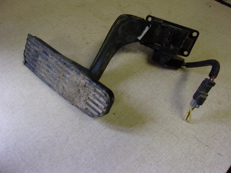 Freigthliner A01-29036-001 Throttle Pedal *FREE SHIPPING*