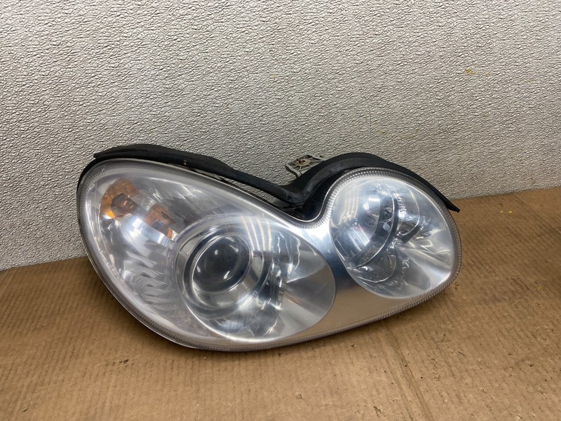 2002-2005 Hyundai Sonata Right Passenger Headlight Halogen TYC AA6239 DW