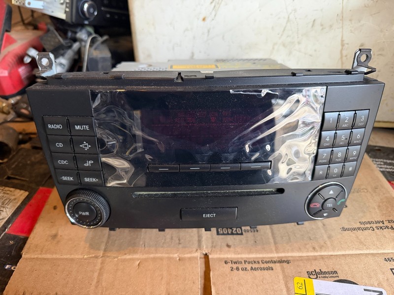 01-07 MERCEDES C CLASS C230 C240 C320 C55 C280 C 350 OEM RADIO STEREO CD PLAYER