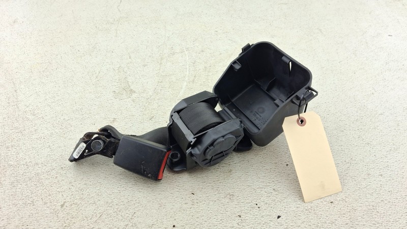2012-2015 Volkswagen Passat Rear Center Middle Seat Belt Retractor OEM