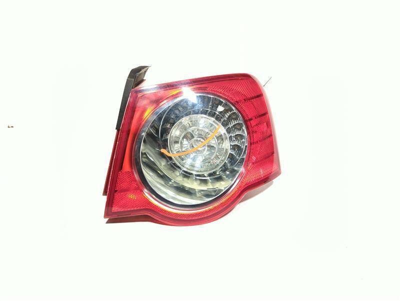 2009 Volkswagen Passat RH Tail Light Assembly Silver 94913 Used 204K Miles