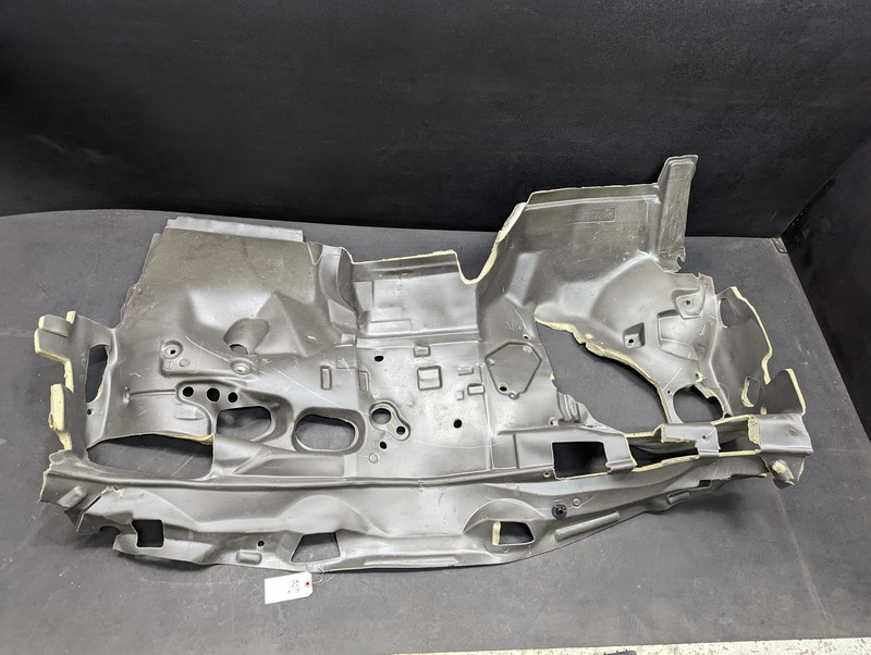 Dashboard Inner Insulator 2019 GMC YUKON XL 84493539 2015 2016 2017 2018 2020