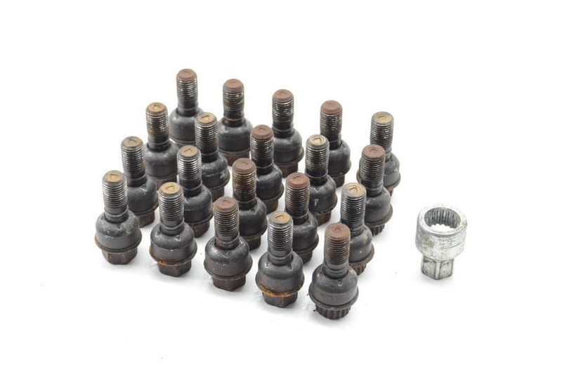 2005-2008 Porsche Boxster 987 2.7L 16 Lug Bolts and 4 Lock Lug Bolts With 1 Lock