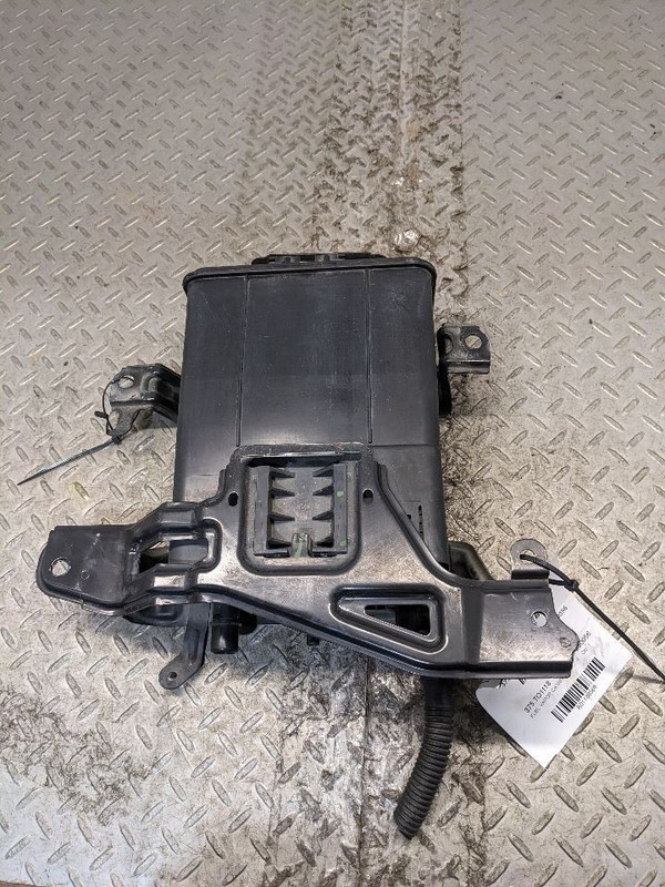 2016-2018 TOYOTA RAV4 Fuel Vapor Evaporator Charcoal Canister 77740-42111188566