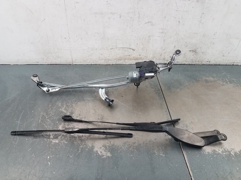 2016 Mercedes AMG C 63 S Windshield Wiper Motor / Arms #3164 F7