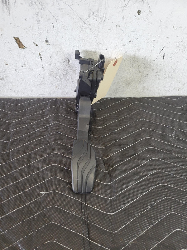 Used Oem Nissan Gas Accelerator Pedal for 2023-2024 Rogue 1.5L AWD