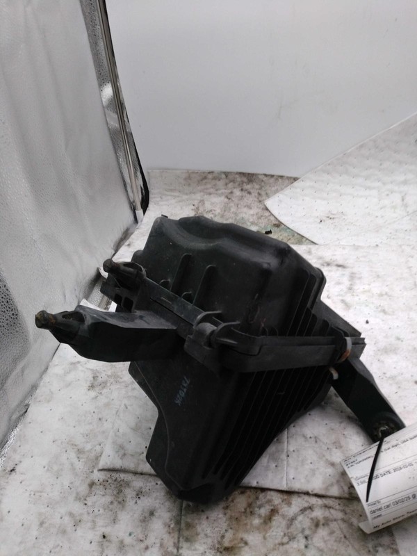 2018 Nissan Rogue Air Cleaner Assembly OEM 165004BA3A Used 2.5L Blue