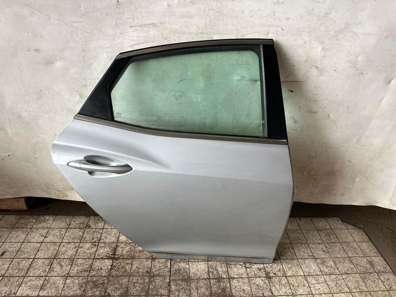 Rear Door HYUNDAI AZERA Right 12 13 14 15 16 17