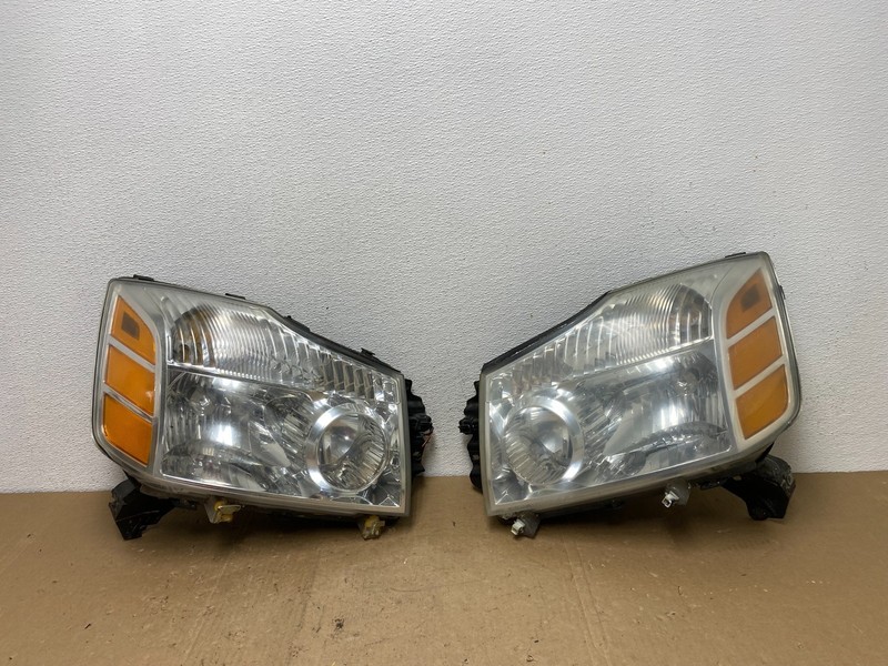 2004 to 2007 Nissan Armada Left+Right Side Set Headlights Oem AC5976 DW