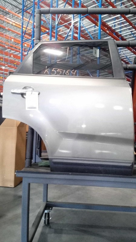 2014-2015 Kia Sorento Right Rear Door Grey OEM 684763 Used 85k Miles