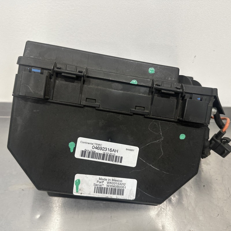 04692316AH | 11 DURANGO GRAND CHEROKEE TIPM TOTALLY INTEGRATED 3.6L FUSE BOX OE