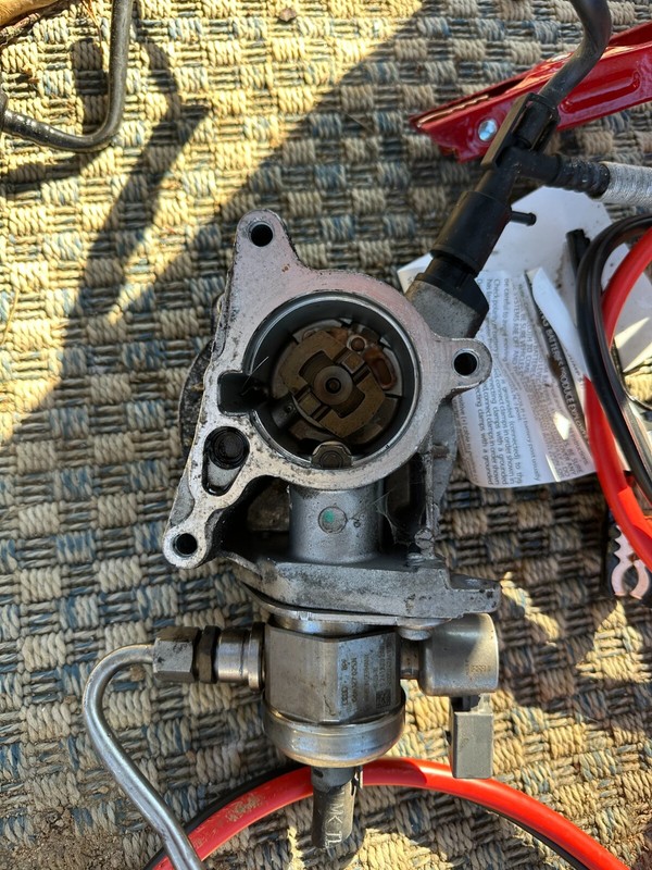 TT BEETLE A3 TIGUAN PASSAT JETTA CC EOS GTI TURBO 2.0 ENGINE FUEL PUMP & HOUSING