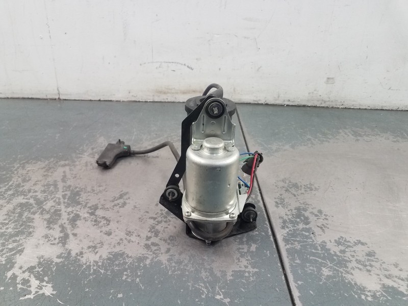 2002 Grand Marquis / Crown Vic Victoria Air Ride Compressor #0557 M4