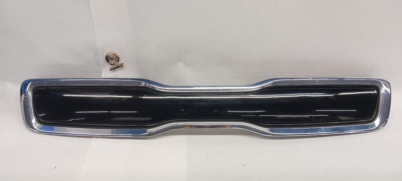 2014 KIA SOUL Grille upper gloss black finish OEM 14