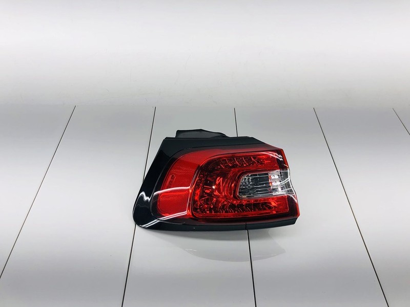 14-18 JEEP CHEROKEE REAR LEFT DRIVER SIDE OUTER TAIL LIGHT BRAKE LAMP OEM #5