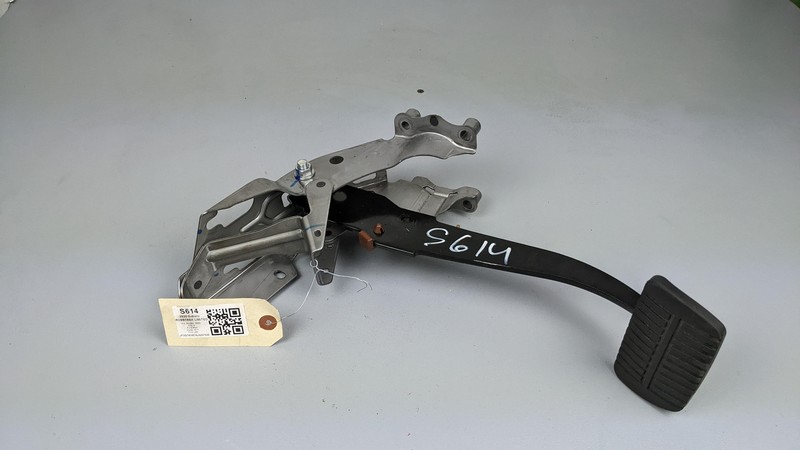 Brake Pedal 2020 Subaru Crosstrek 36092-FL081 2019 2021