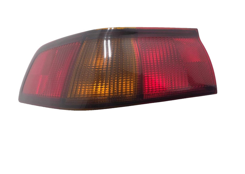 Toyota Camry LH Driver Quarter Panel Tail Light 1999 P/N 81560AA011
