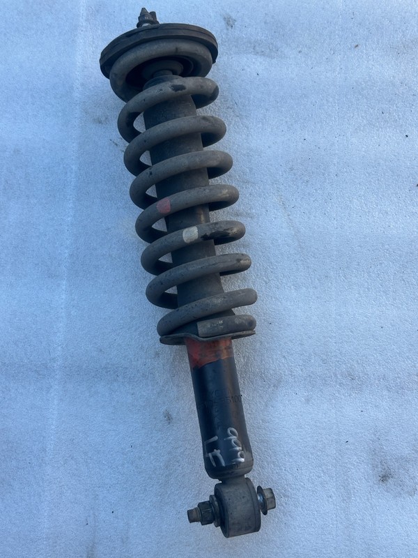 2000 - 2002 Toyota 4Runner Front Strut Assembly 4x4 ONLY LH OEM 4851039585