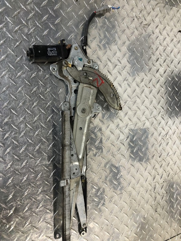 RH POWER WINDOW REGULATOR WITH MOTOR 90-95 TOYOTA 4RUNNER OEM *