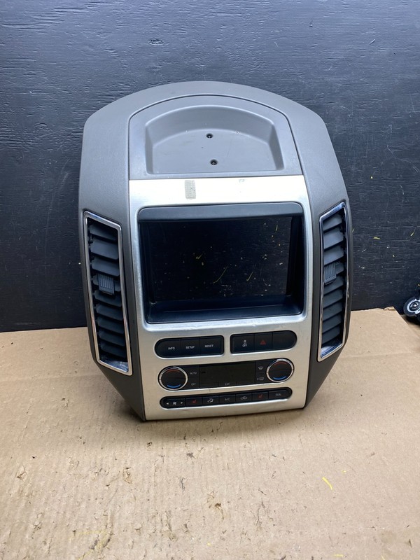 2007 - 2010 Ford Edge Heater Climate Control Radio Control Dash Bezel t4917 DG
