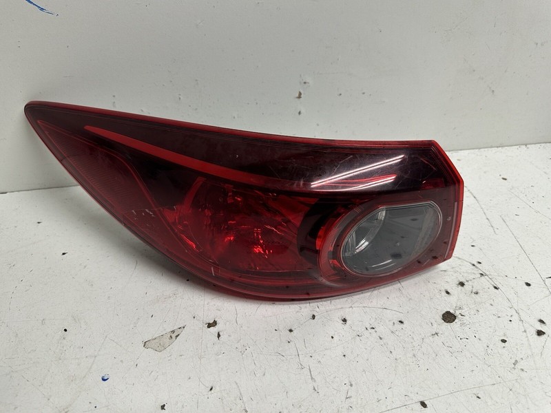2014-2018 Mazda 3 SDN Left Driver QRT MTD Tail Light Lamp Taillight Taillamp Oem