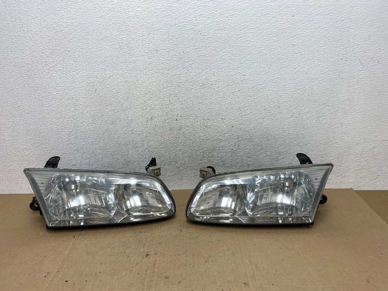 2000 to 2001 Toyota Camry Front Left+Right Side Headlights AE5979 DW