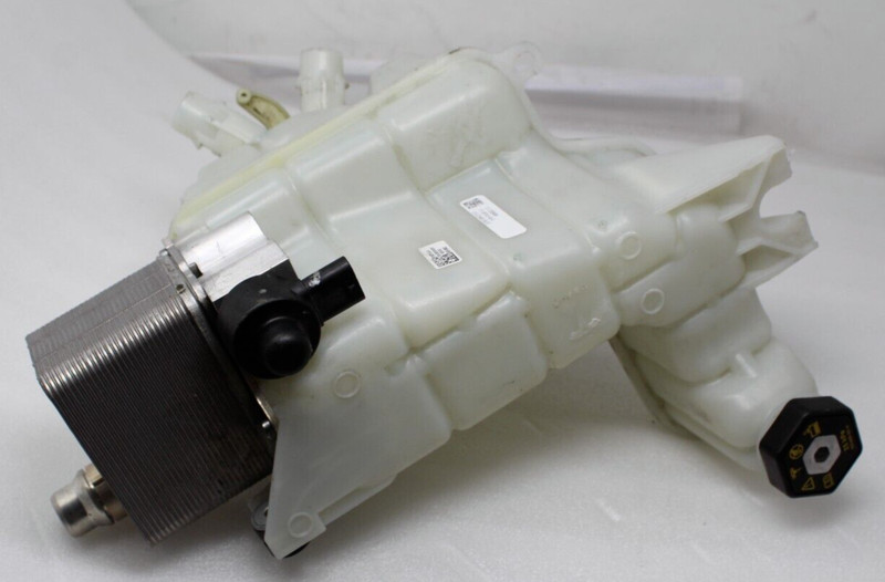 AS-IS /17-24 TESLA MODEL 3 Super bottle COOLANT EXPANSION TANK1097015-00-M OEM