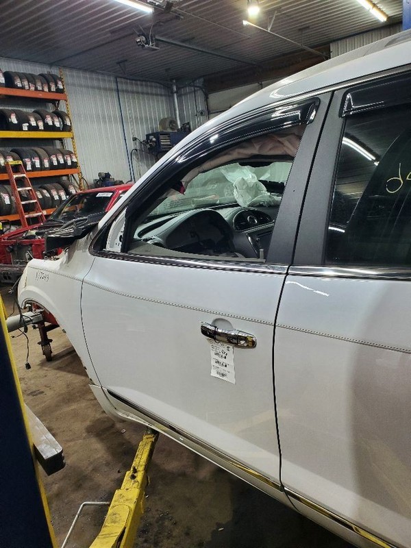 ENCLAVE 2016 Front Door 304301