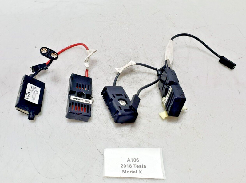 ✅ 16-20 OEM Tesla Model X Rear Left Right Radio Antenna Noise Filter Amp SET