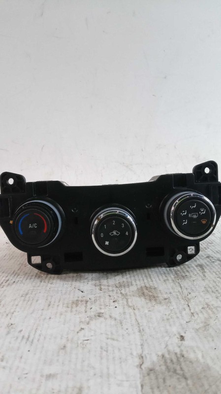 2016 Chevrolet Spark A/C Selector Switch OEM Green 42401634 Used 119K Miles