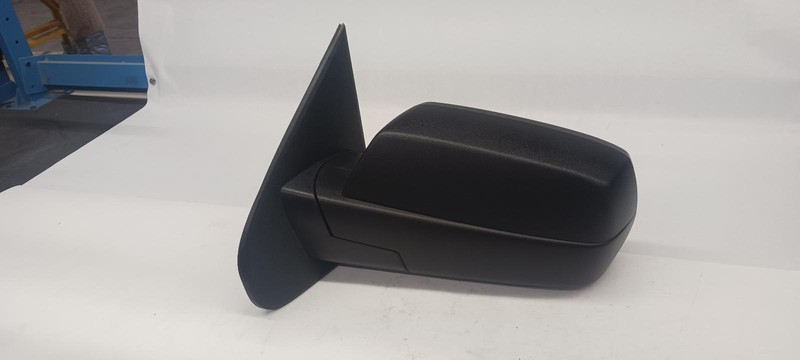 14-'19 CHEVROLET SILVERADO 1500 driver Door Mirror Manual adjust OEM Grade B